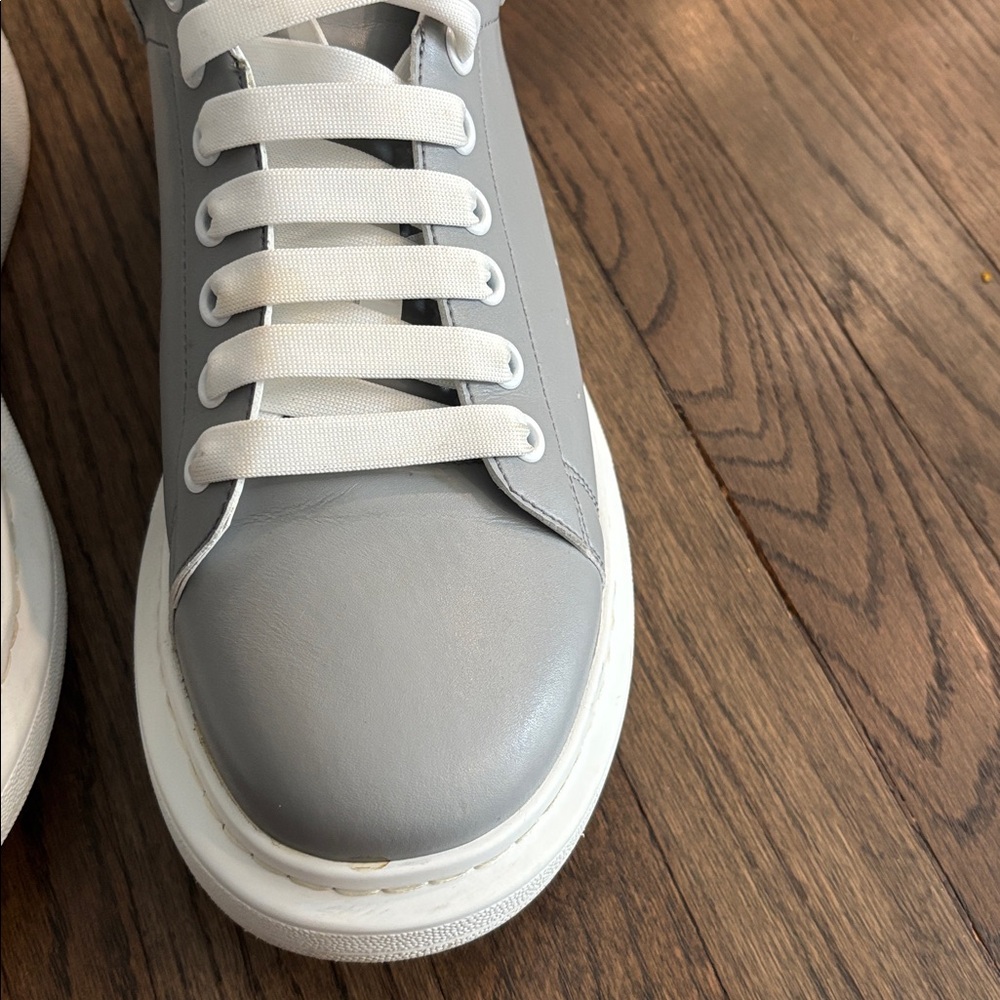Alexander McQueen Men's Gray Leather Low-Top Sneakers size 45 - Picture 3 of 9